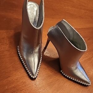 Karl Lagerfeld Silver Heeled Boots with Elegant Design and Sturdy Heel